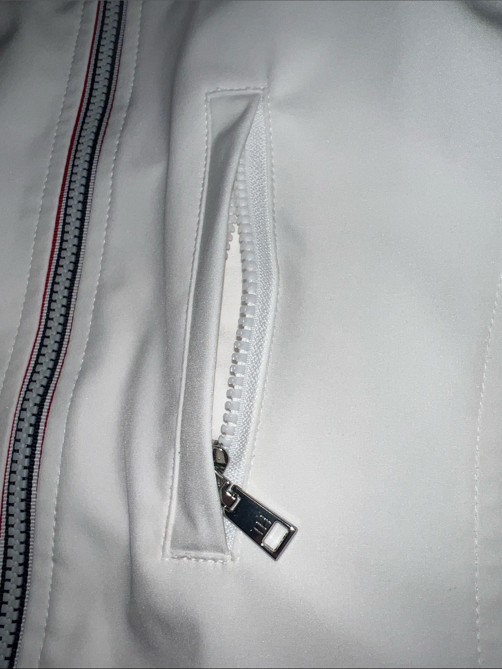Tommy Hilfiger White Jacket with Navy Logo Patch - Picture 13 of 15